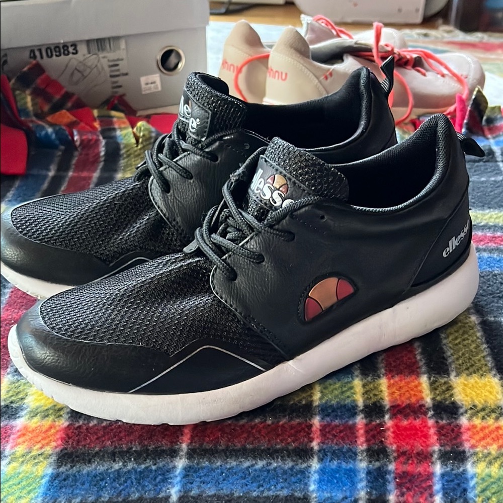 Ellesse Black Sneakers with Breathable Mesh and White Sole - Picture 2 of 10